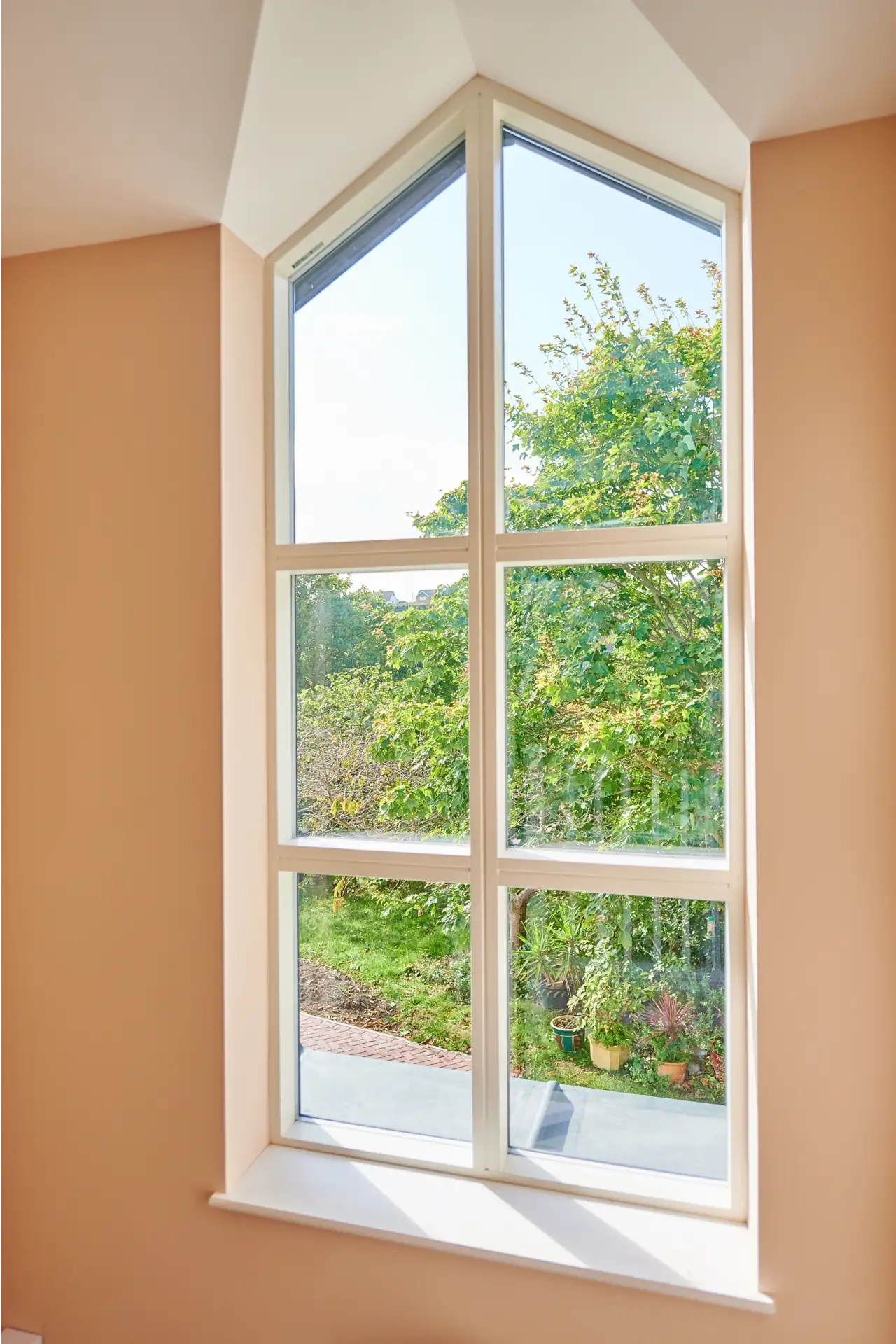 Velfac's Ribo range installed in a bedroom wall with a custom shape.